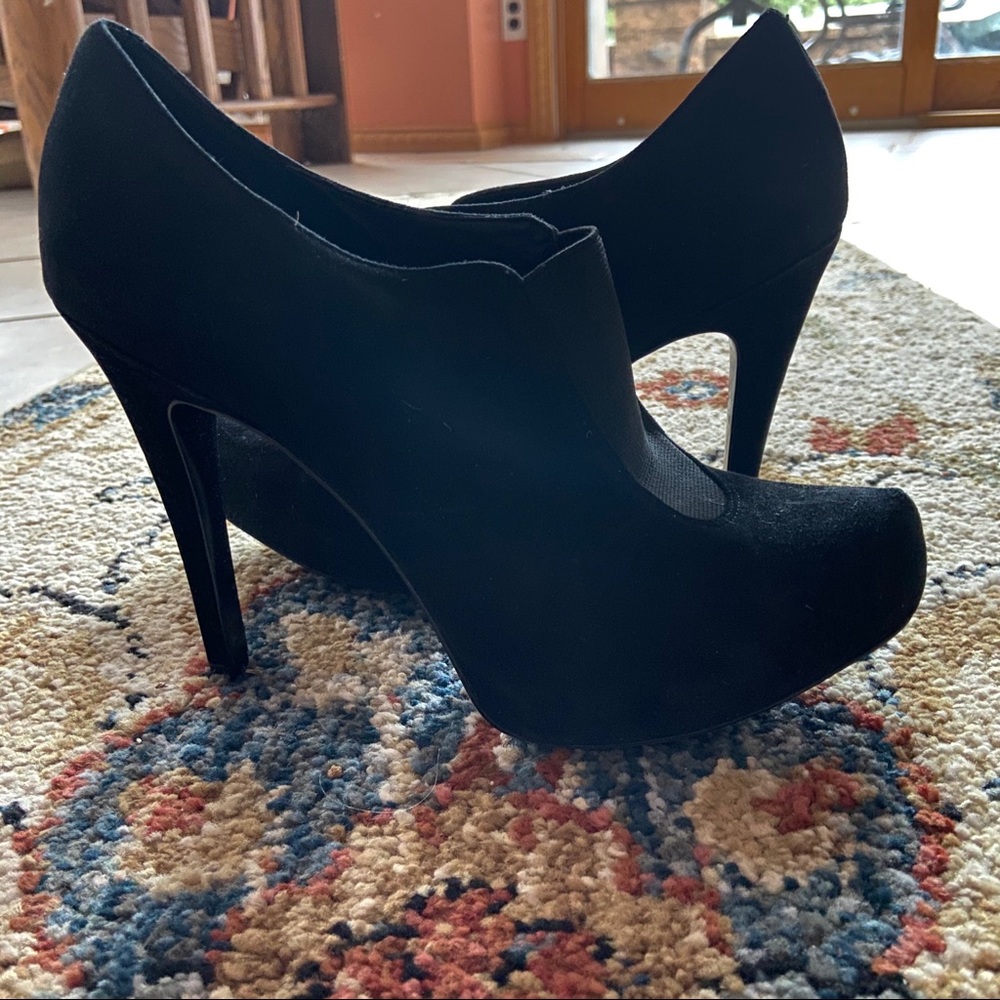 NWOT: BCBG Platform Suede Bootie